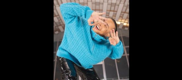 SIXTO REIN REGRESA AL REGGAETÓN CON “LLOVIÉNDOLA”