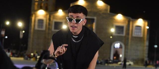 BRAYHAN ROSALESPROMOCIONA SU VERSIÓN DEL VIDEO “LLEGÓ LA NAVIDAD”