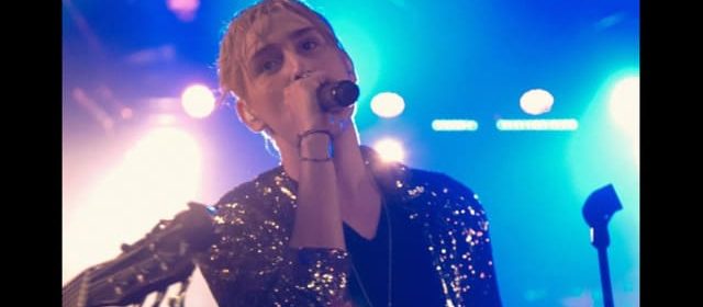 RYAN COX VUELVE A LO GRANDE CON UN “AMÉN AL ROCK”