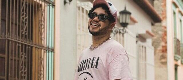 REGGI “EL AUTÉNTICO” ASEGURA EN SU TEMA QUE: “EN EL MAR TE VES MEJOR”